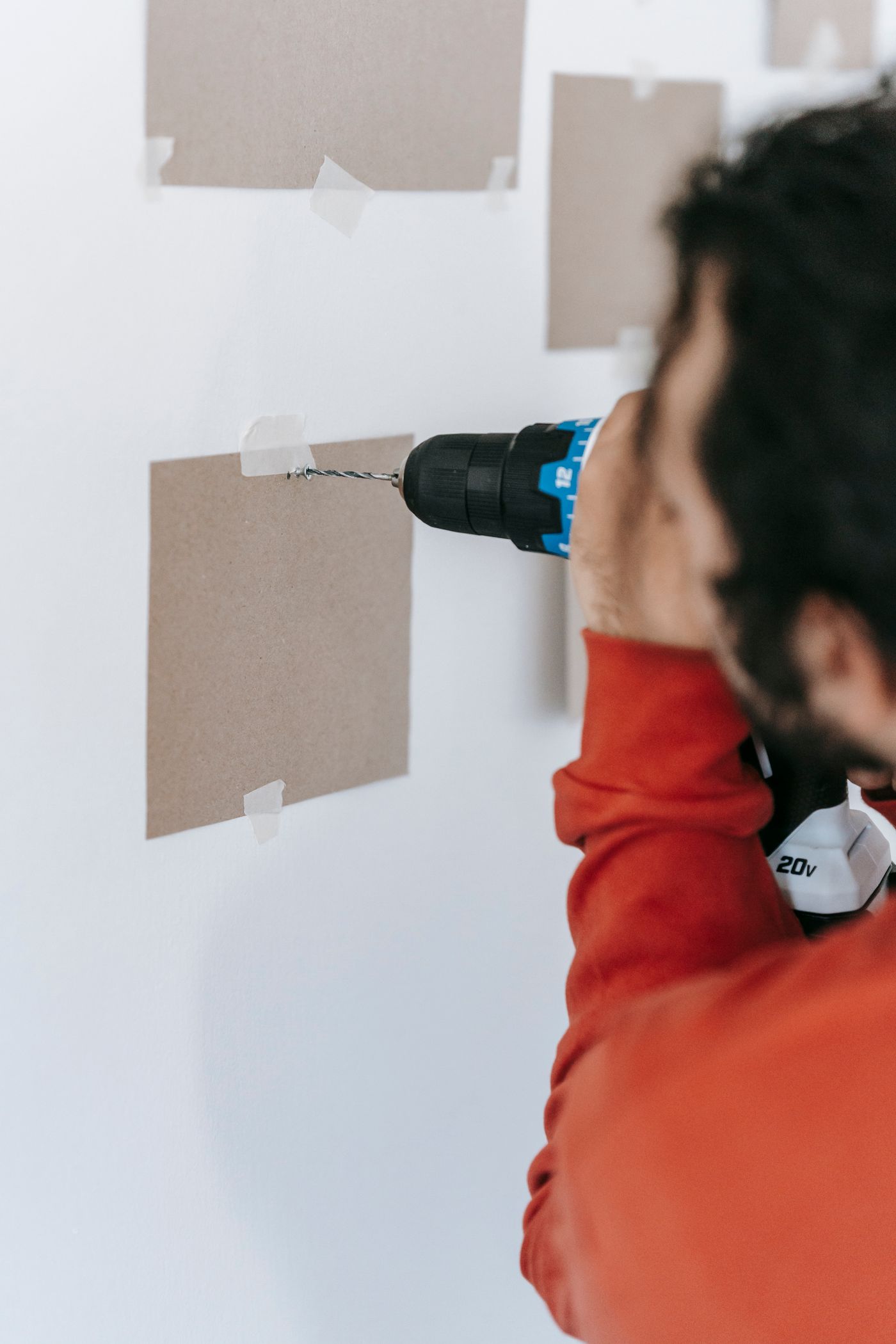 Home improvement work with a power drill